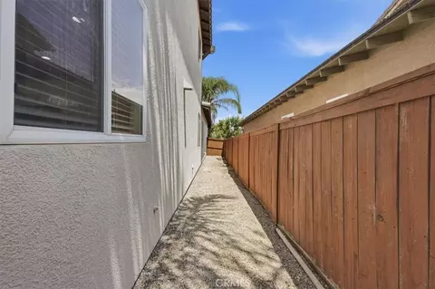 Exterior - 33849 Pegase Ct, Temecula, CA 92592 photo 6 of 8