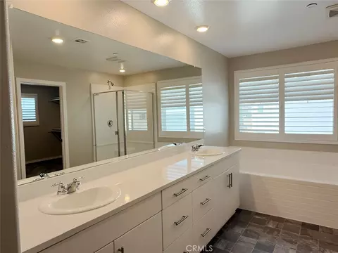 Bath - 30084 Cascade Range, Menifee, CA 92585 photo 2 of 3