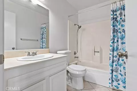 Bath - 2412 Turnbridge Gln, Escondido, CA 92027 photo 3 of 3