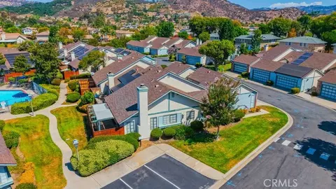 View/Area - 2412 Turnbridge Gln, Escondido, CA 92027 photo 2 of 12