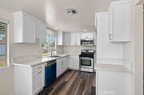 Kitchen - 2412 Turnbridge Gln, Escondido, CA 92027 photo 2 of 2