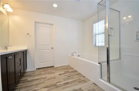 Bath - 42648 Indigo Pl, Temecula, CA 92592 photo 1 of 3