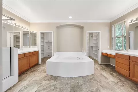 Bath - 31465 Inverness Ct, Temecula, CA 92591 photo 2 of 4