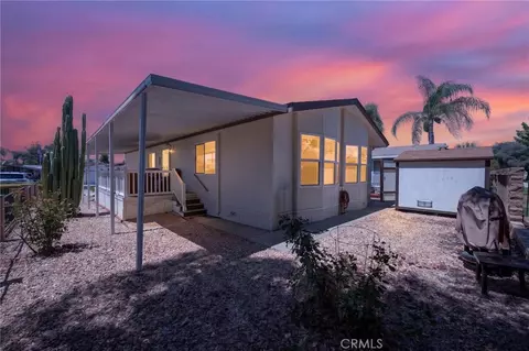 1338 Bishop Dr, Hemet, CA 92545