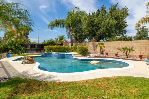Exterior - 32128 Chagall Ct, Winchester, CA 92596 photo 8 of 8