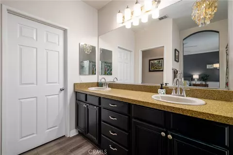 Bath - 32128 Chagall Ct, Winchester, CA 92596 photo 1 of 3