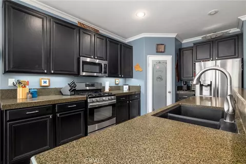 Kitchen - 32128 Chagall Ct, Winchester, CA 92596 photo 3 of 3