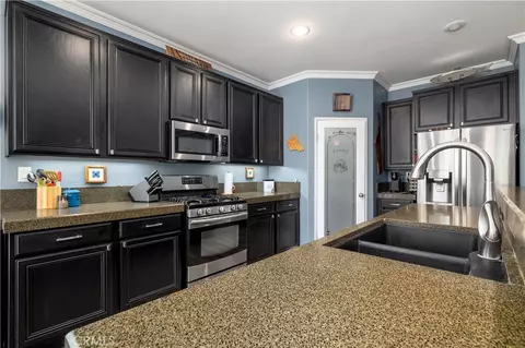 Kitchen - 32128 Chagall Ct, Winchester, CA 92596 photo 3 of 3