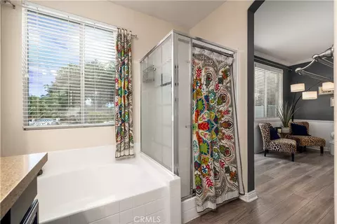 Bath - 32128 Chagall Ct, Winchester, CA 92596 photo 1 of 2