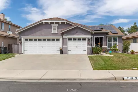Exterior - 32128 Chagall Ct, Winchester, CA 92596 photo 2 of 10