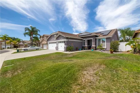 Exterior - 32128 Chagall Ct, Winchester, CA 92596 photo 3 of 8