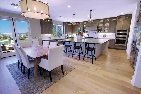 Dining - 39789 Larkspur, Temecula, CA 92591 photo 2 of 3