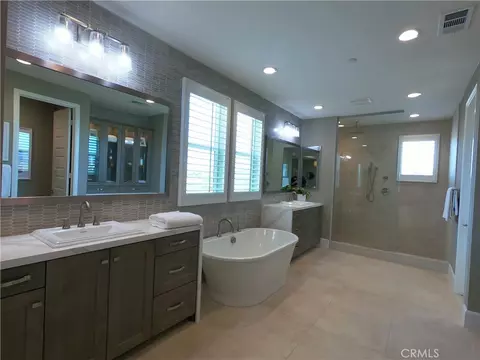 Bath - 39789 Larkspur, Temecula, CA 92591 photo 2 of 4