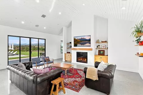 Living - 41838 Altanos, Temecula, CA 92592 photo 4 of 5