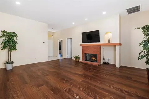 Living - 2666 Alegre, Hemet, CA 92545 photo 5 of 7