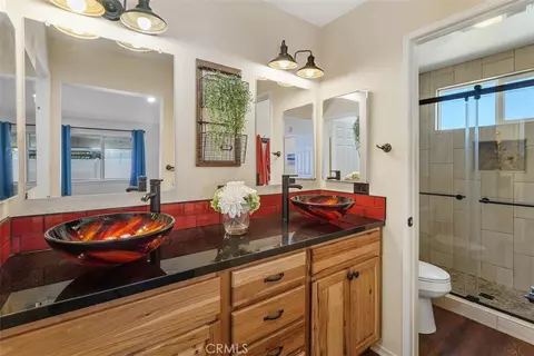 Bath - 2666 Alegre, Hemet, CA 92545 photo 2 of 3