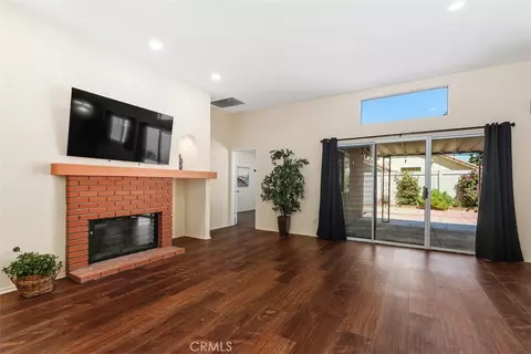 Living - 2666 Alegre, Hemet, CA 92545 photo 2 of 7