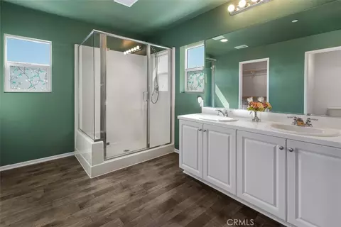 Bath - 29261 Kentia Ct, Winchester, CA 92596 photo 2 of 2