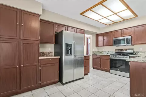 Kitchen - 43156 Corte Almonte, Temecula, CA 92592 photo 2 of 4