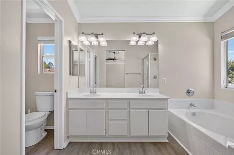 Bath - 32222 Corte Gardano, Temecula, CA 92592 photo 3 of 5