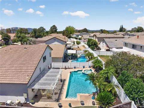 View/Area - 32222 Corte Gardano, Temecula, CA 92592 photo 3 of 14