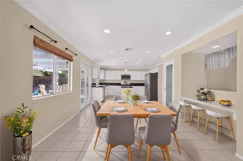 Dining - 32222 Corte Gardano, Temecula, CA 92592 photo 1 of 5