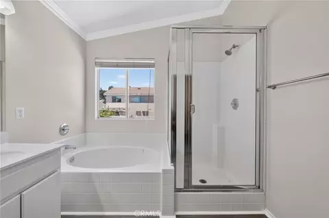 Bath - 32222 Corte Gardano, Temecula, CA 92592 photo 5 of 5