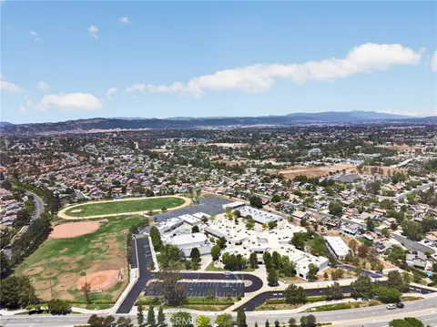 View/Area - 32222 Corte Gardano, Temecula, CA 92592 photo 12 of 14