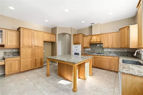 Kitchen - 43831 Carentan, Temecula, CA 92592 photo 4 of 6