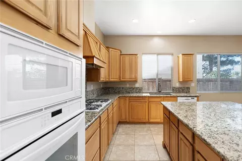 Kitchen - 43831 Carentan, Temecula, CA 92592 photo 5 of 6