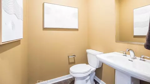 Bath - 1254 Thunderbolt Ln, Rialto, CA 92376 photo 3 of 3