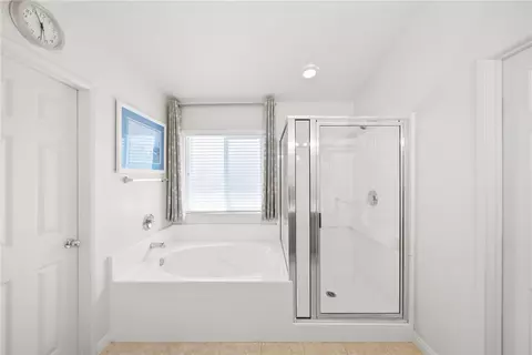Bath - 8935 Ironstone Ct, Hesperia, CA 92344 photo 6 of 6