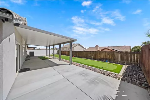 Exterior - 8935 Ironstone Ct, Hesperia, CA 92344 photo 8 of 11
