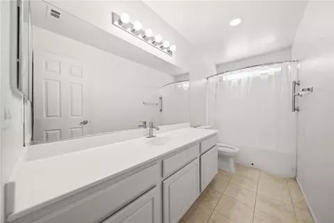 Bath - 8935 Ironstone Ct, Hesperia, CA 92344 photo 1 of 6