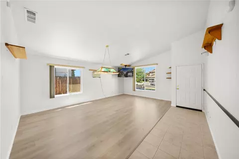 Living - 8935 Ironstone Ct, Hesperia, CA 92344 photo 1 of 8