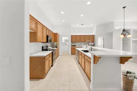 Kitchen - 8935 Ironstone Ct, Hesperia, CA 92344 photo 1 of 4