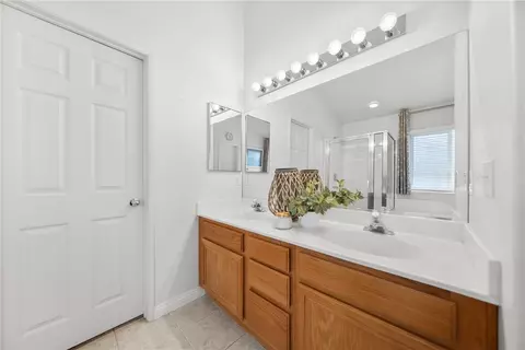 Bath - 8935 Ironstone Ct, Hesperia, CA 92344 photo 4 of 6