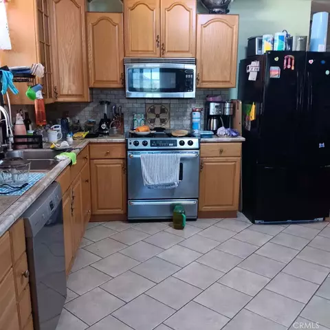 Kitchen - 12431 8th, Yucaipa, CA 92399 photo 1 of 2