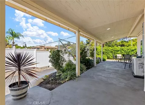 Exterior - 131 S Brandon Rd, Fallbrook, CA 92028 photo 3 of 6
