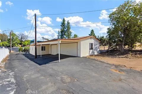 Exterior - 131 S Brandon Rd, Fallbrook, CA 92028 photo 2 of 6