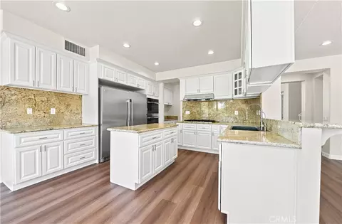 Kitchen - 45514 Caminito Avila, Temecula, CA 92592 photo 5 of 5