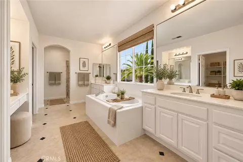 Bath - 45514 Caminito Avila, Temecula, CA 92592 photo 2 of 7