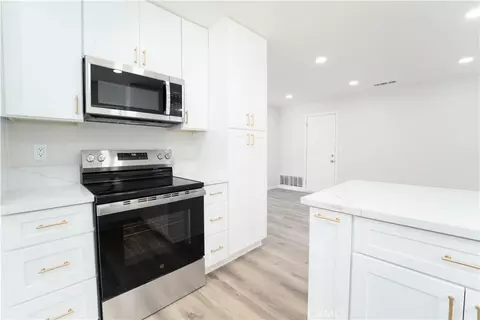 Kitchen - 41614 Zinfandel, Temecula, CA 92591 photo 1 of 2