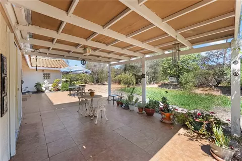 Exterior - 1732 E Mission Rd, Fallbrook, CA 92028 photo 5 of 15