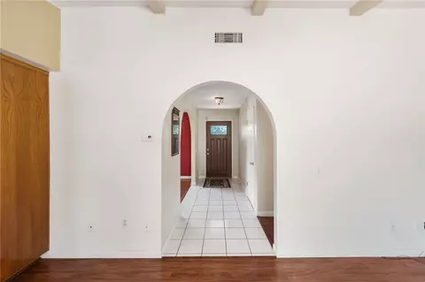 Entry Way - 1732 E Mission Rd, Fallbrook, CA 92028 photo 2 of 2