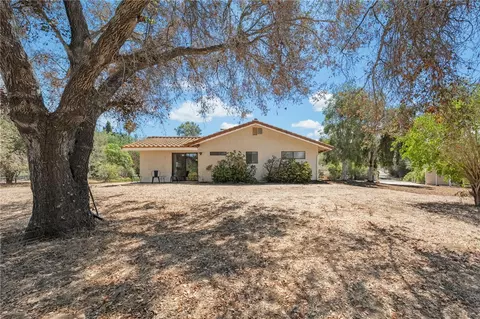 Exterior - 1732 E Mission Rd, Fallbrook, CA 92028 photo 6 of 15