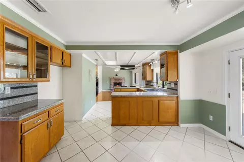 Kitchen - 1732 E Mission Rd, Fallbrook, CA 92028 photo 2 of 4