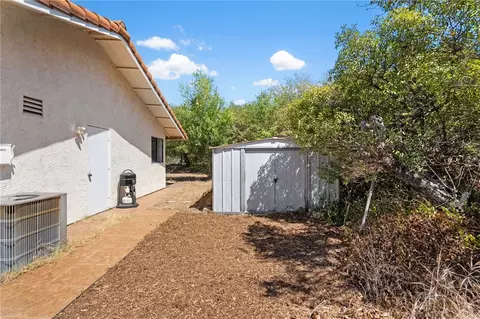 Exterior - 1732 E Mission Rd, Fallbrook, CA 92028 photo 13 of 15