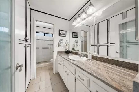 Bath - 1732 E Mission Rd, Fallbrook, CA 92028 photo 1 of 4
