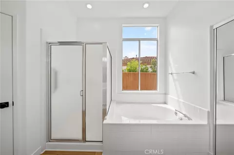 Bath - 30981 Mashie Way, Temecula, CA 92591 photo 1 of 3